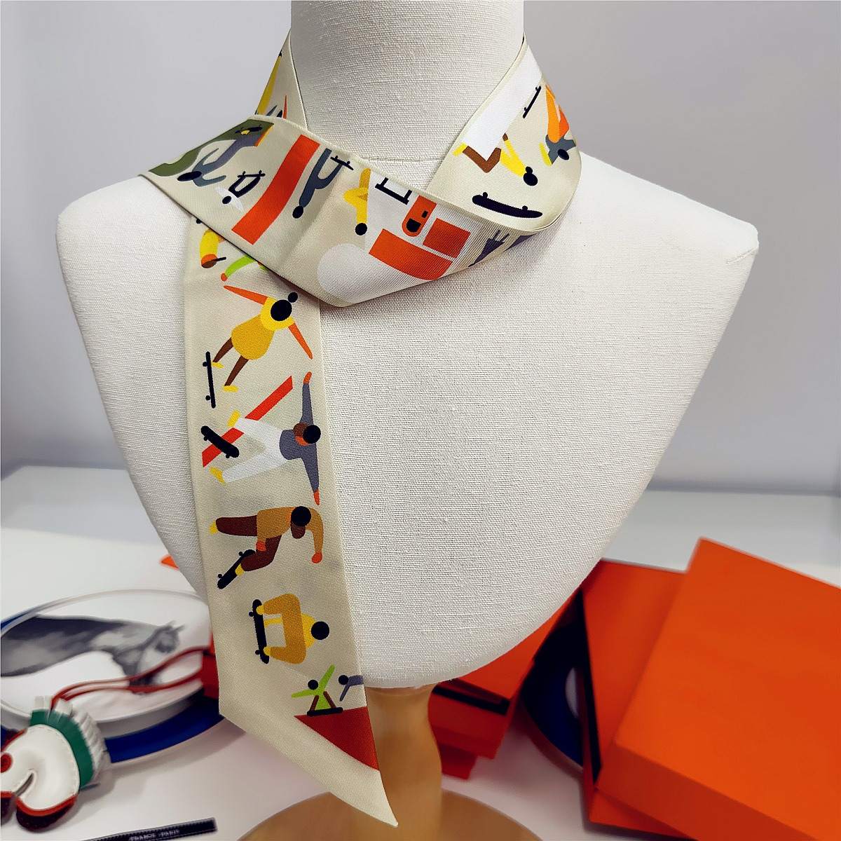 Silk Twilly- Figures libres