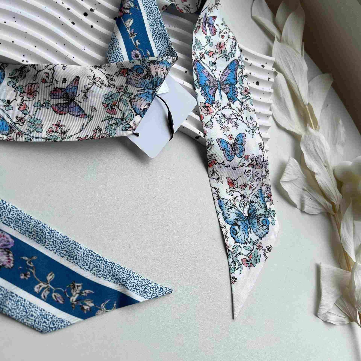 Silk Twilly- Toile de Jouy Papillon Mitzah