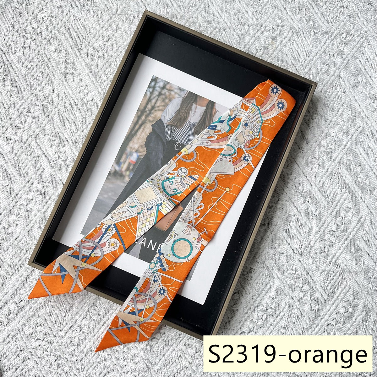 Silk Twilly,86cm× 5cm, S2319