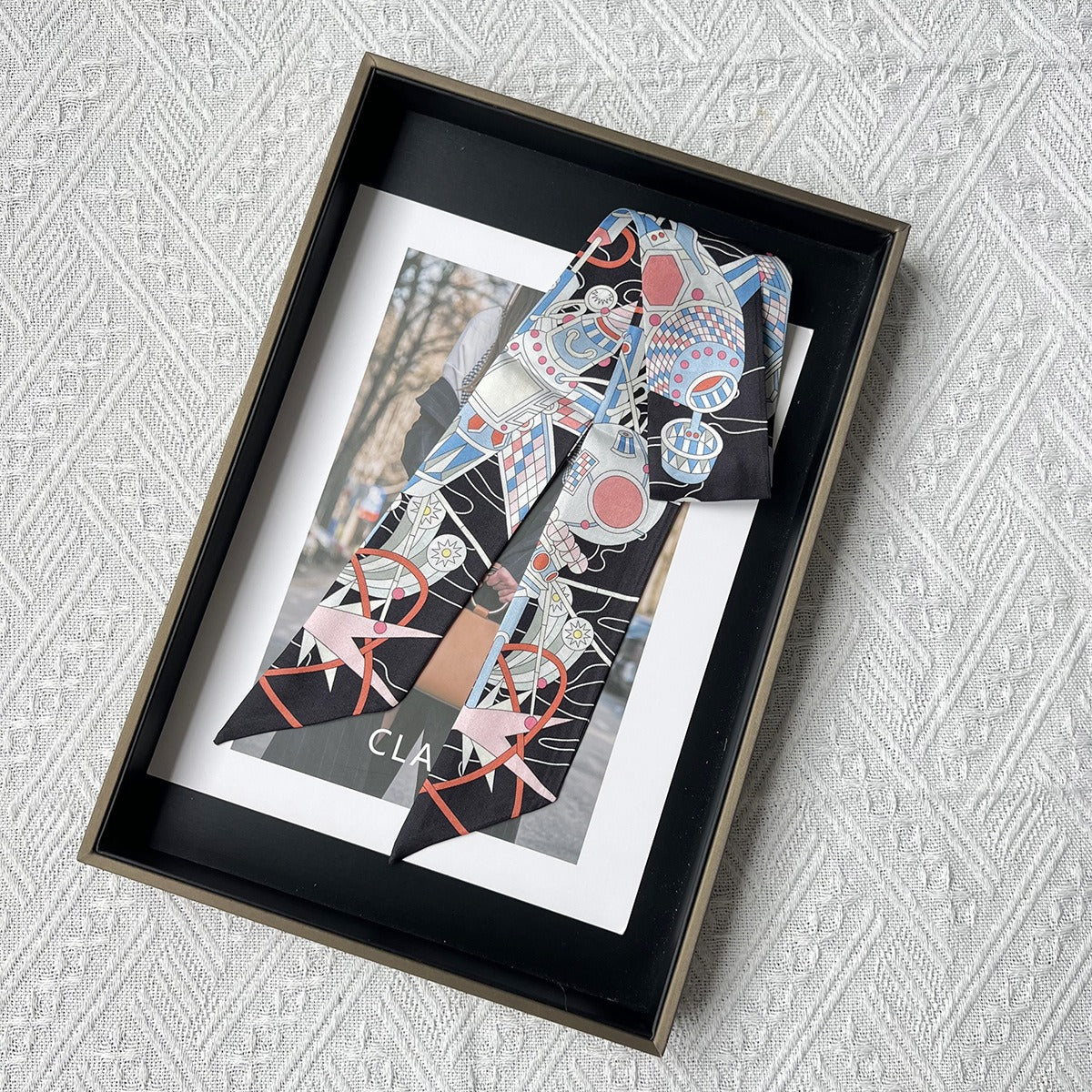 Silk Twilly,86cm× 5cm, S2319
