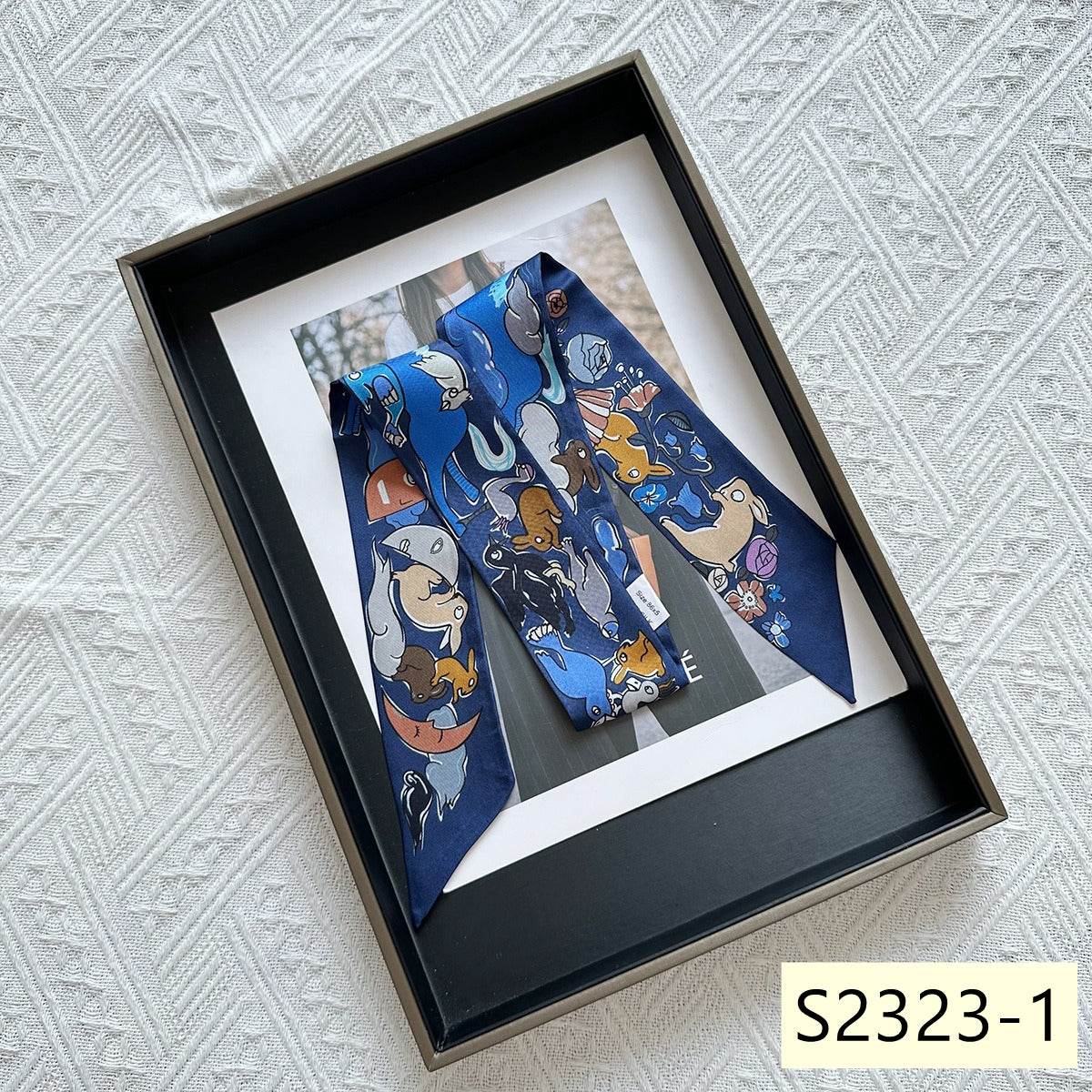 Silk Twilly,86cm× 5cm, S2323