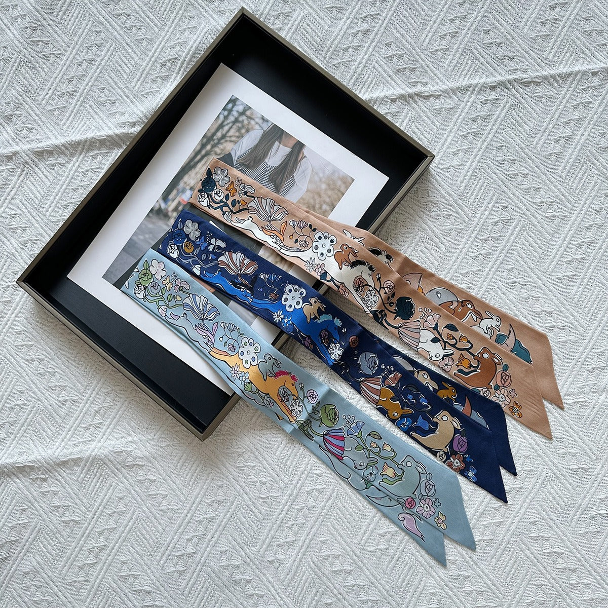 Silk Twilly,86cm× 5cm, S2323
