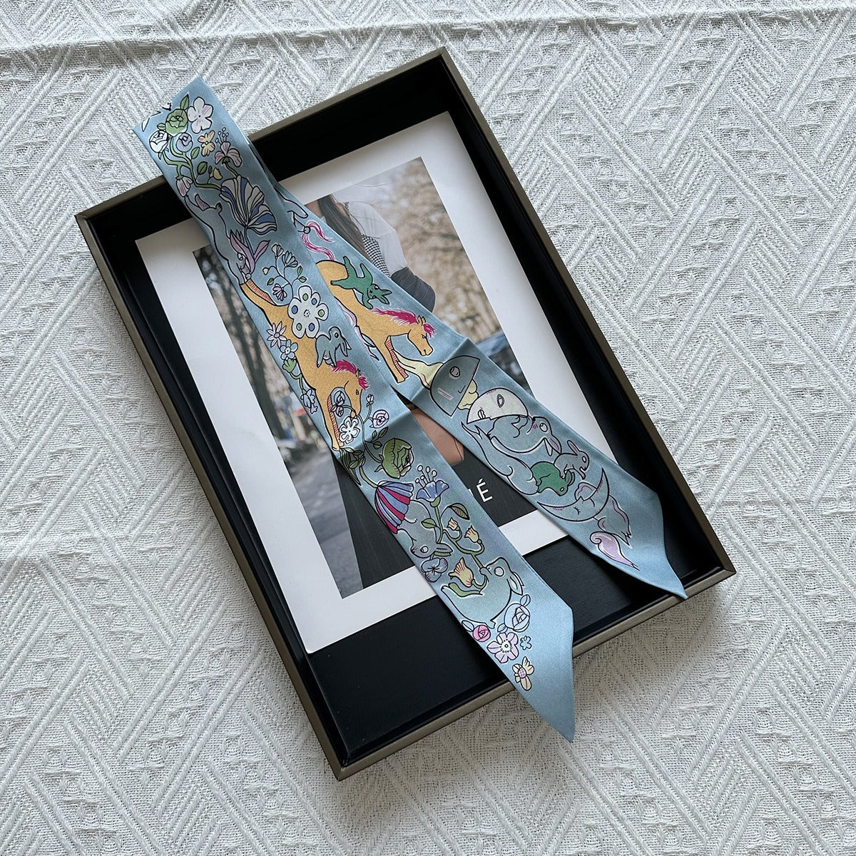 Silk Twilly,86cm× 5cm, S2323