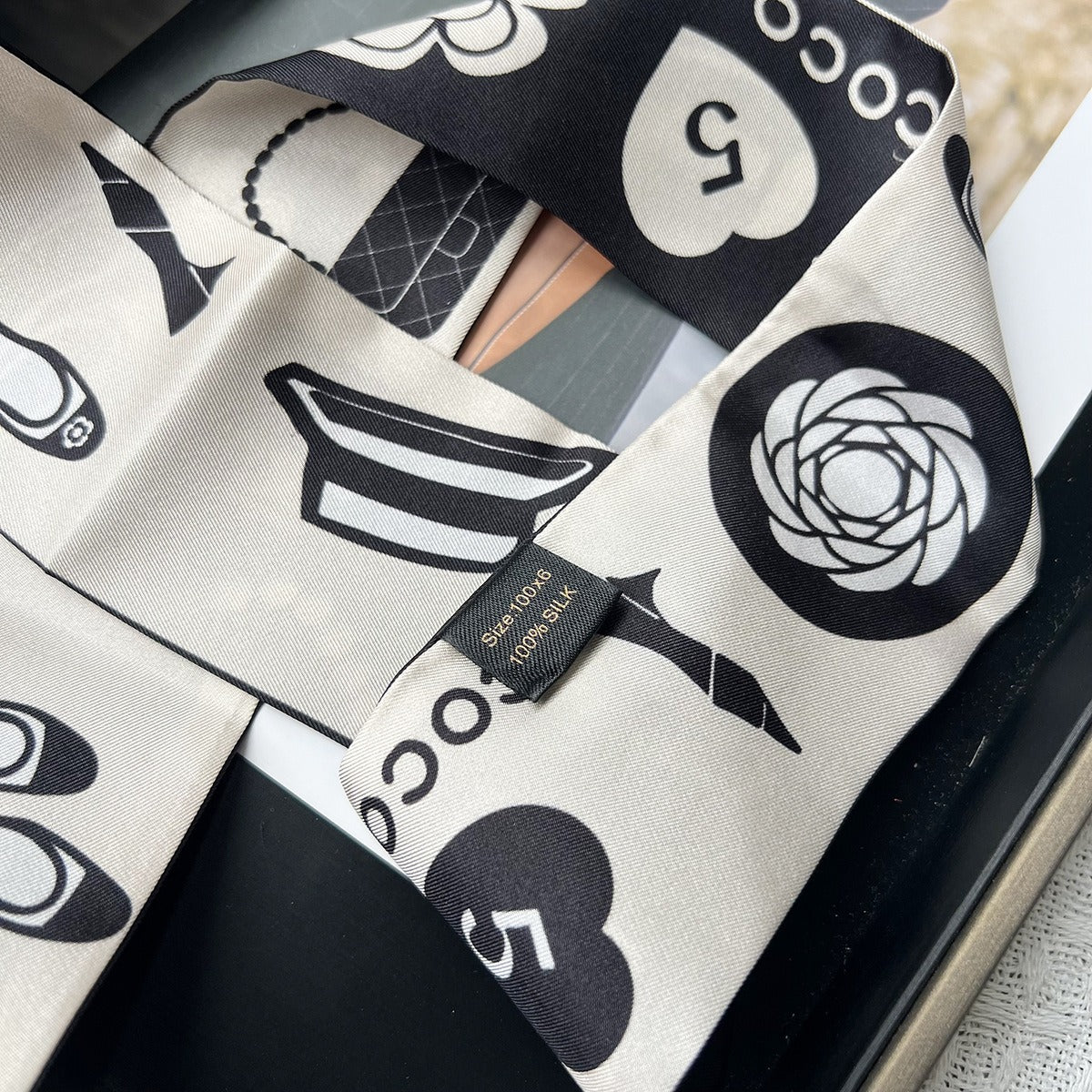 Silk Twilly,Accessories