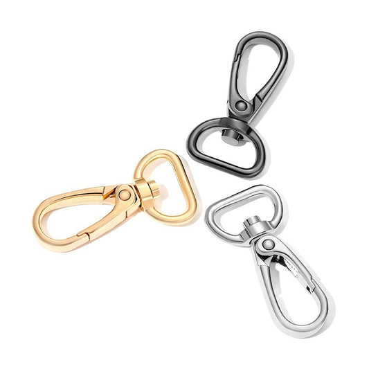 Evelyne Clasps, Alloy