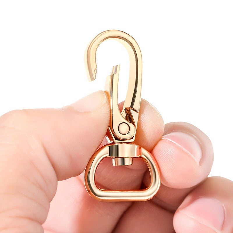 Evelyne Clasps, Alloy